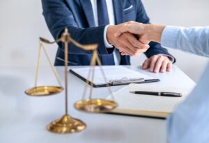 Parceria entre advogados em Direito Imobiliário - CRON